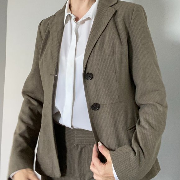 Banana Republic | Fitted Blazer | Size 2 | Pin Stripe - Picture 3 of 8